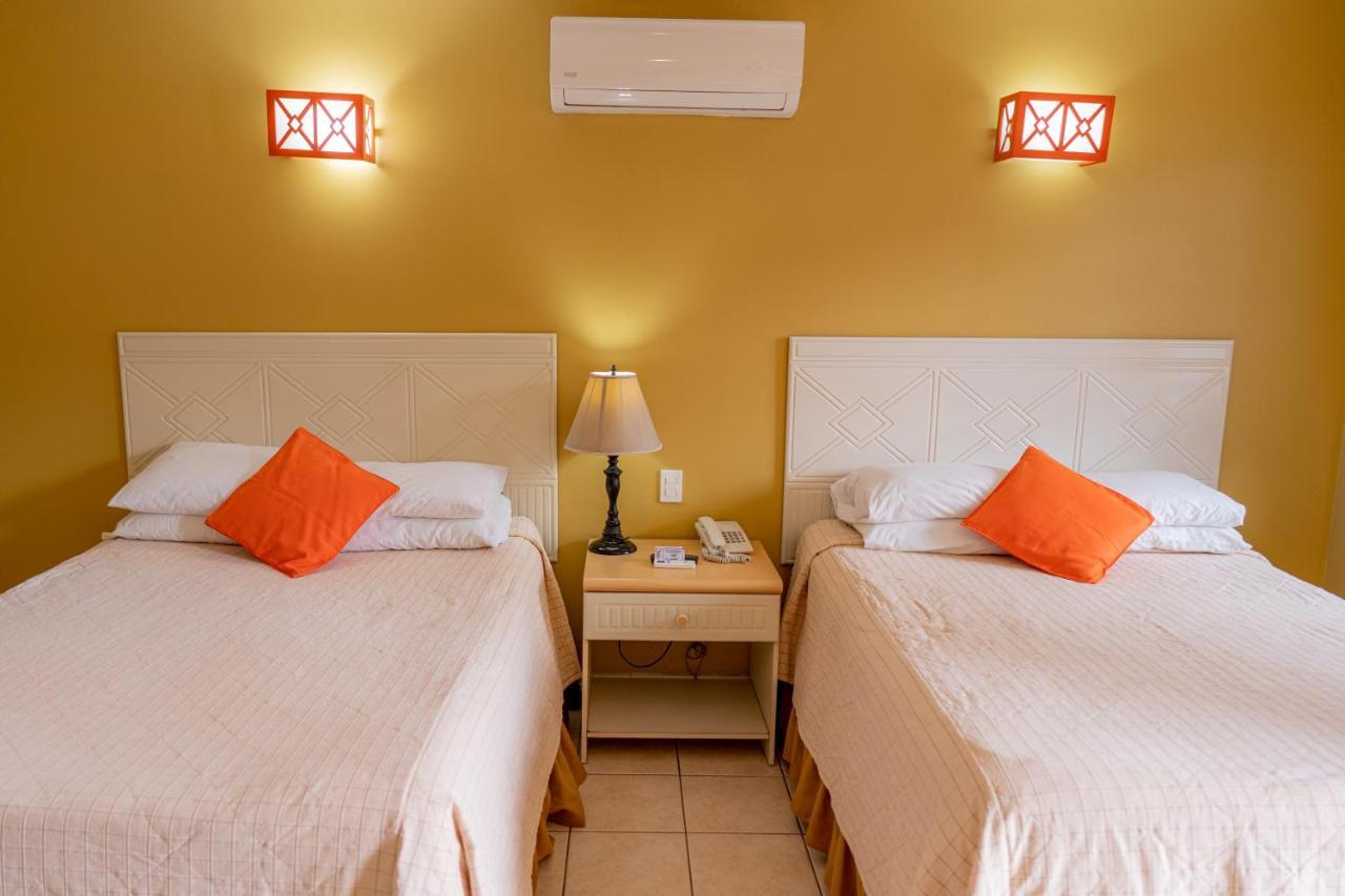 Hotel Casona Del Lago Flores Eksteriør billede