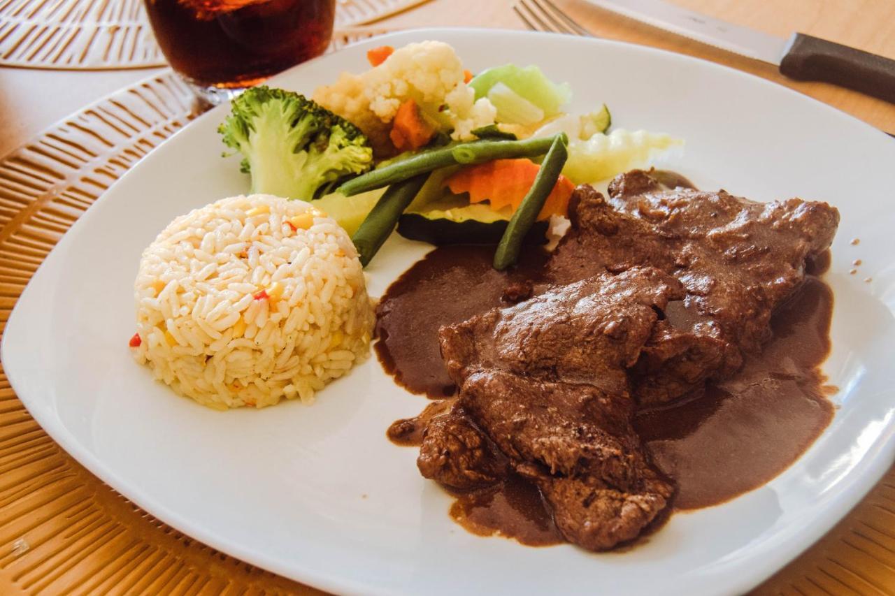 Hotel Casona Del Lago Flores Eksteriør billede
