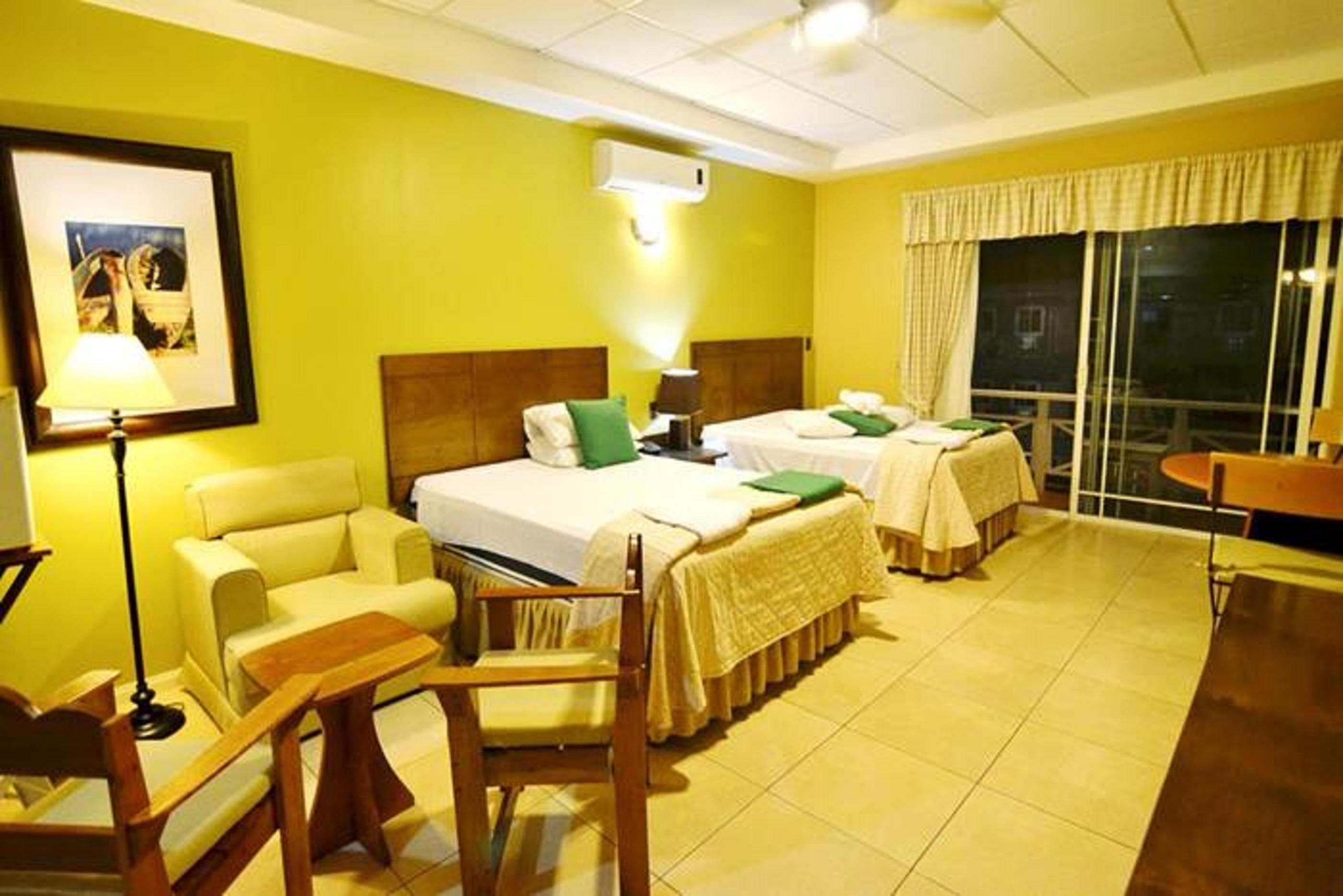 Hotel Casona Del Lago Flores Eksteriør billede