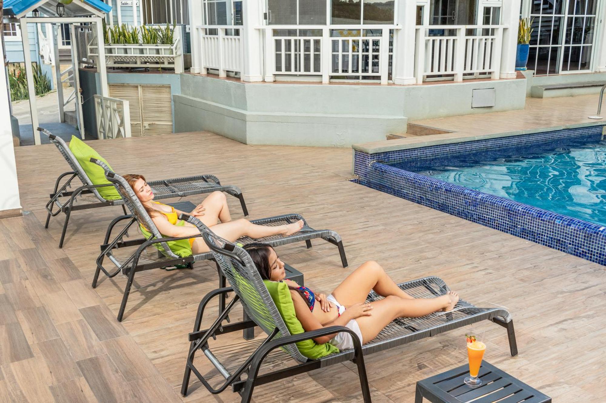 Hotel Casona Del Lago Flores Eksteriør billede
