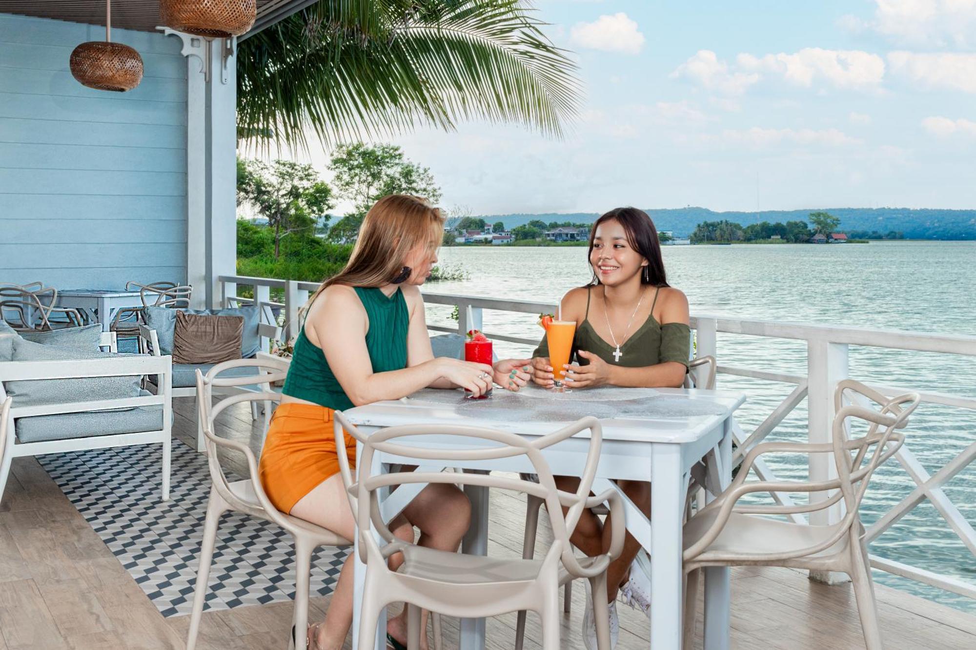 Hotel Casona Del Lago Flores Eksteriør billede