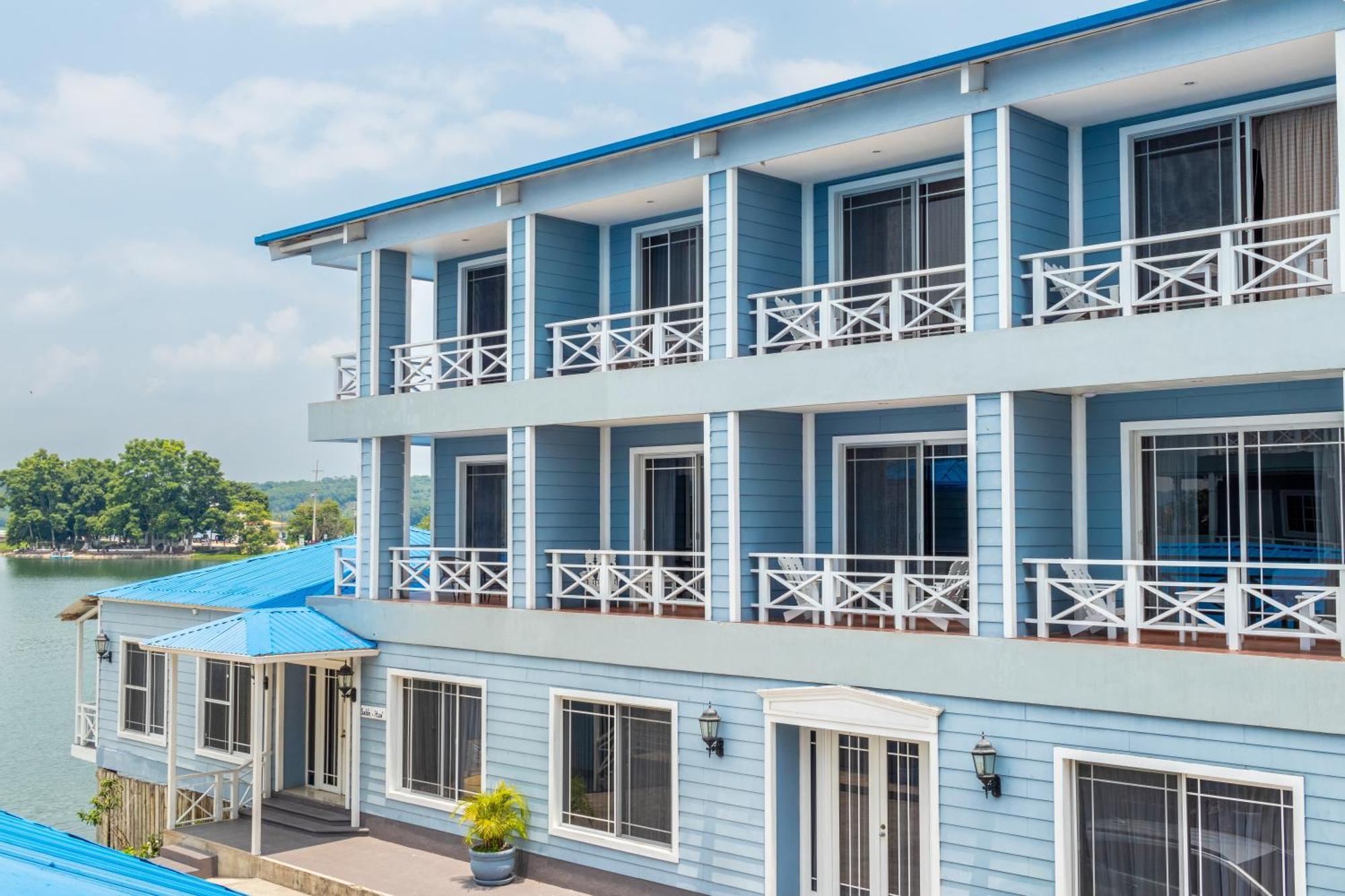 Hotel Casona Del Lago Flores Eksteriør billede