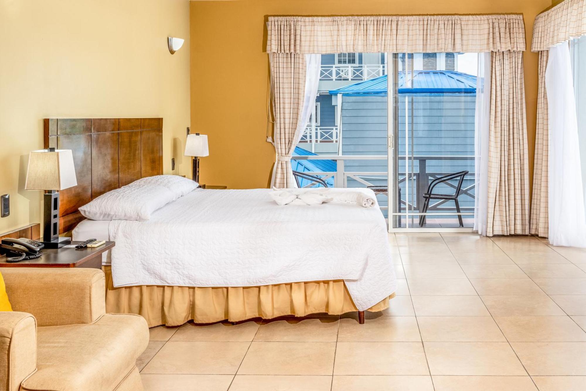 Hotel Casona Del Lago Flores Eksteriør billede