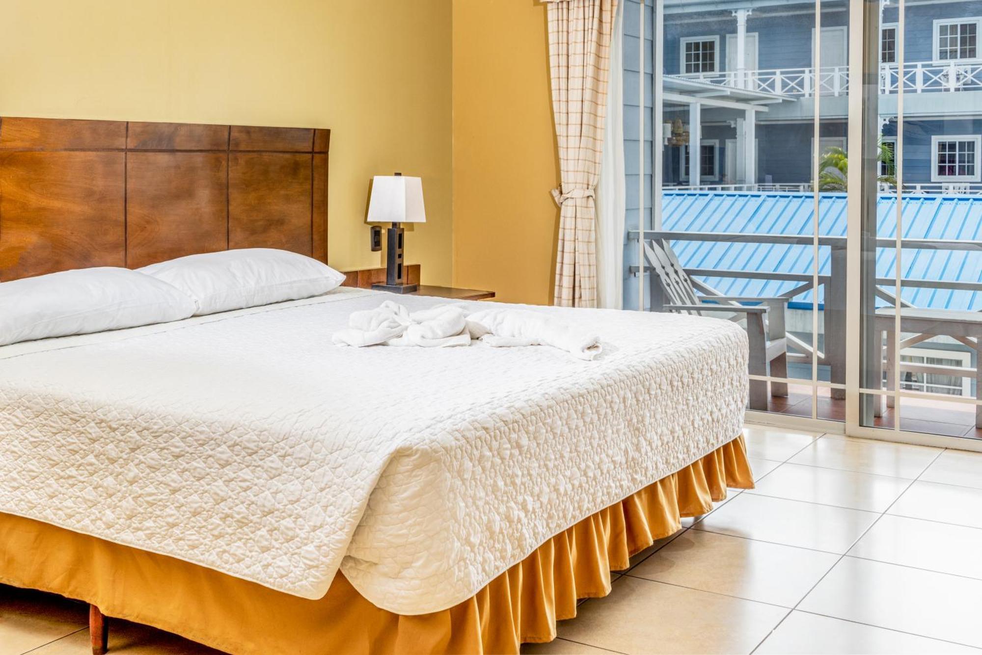 Hotel Casona Del Lago Flores Eksteriør billede
