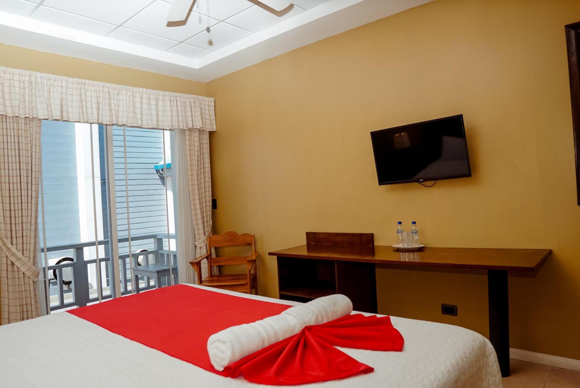 Hotel Casona Del Lago Flores Eksteriør billede